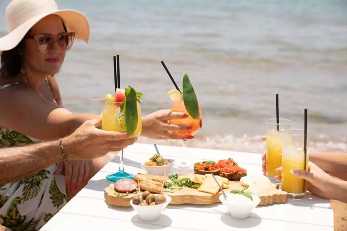 aperitivo spiaggia brindisi